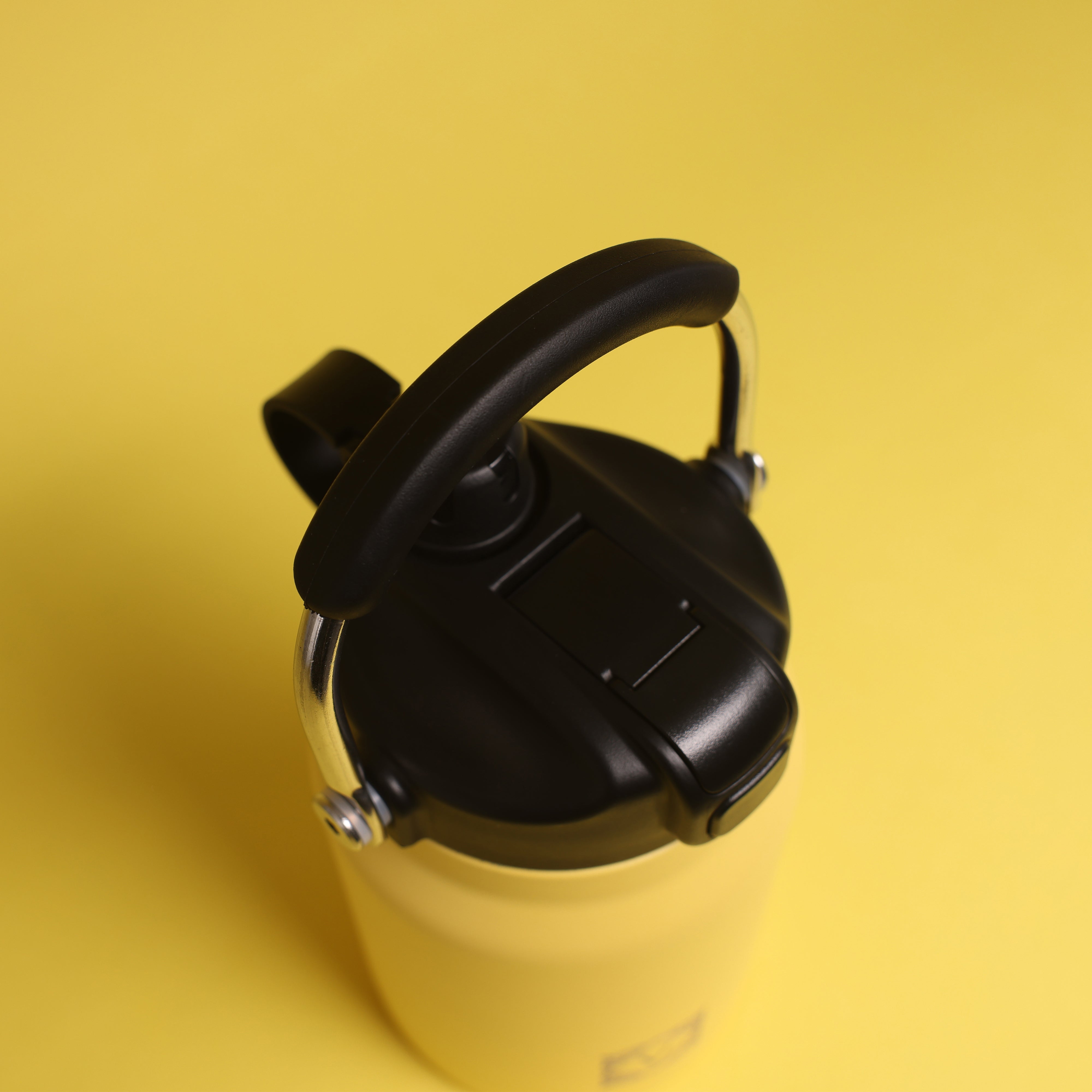 Versai 1L / 1.5L / 2.2L Yellow Stainless Steel Straw Spout Water Bottle